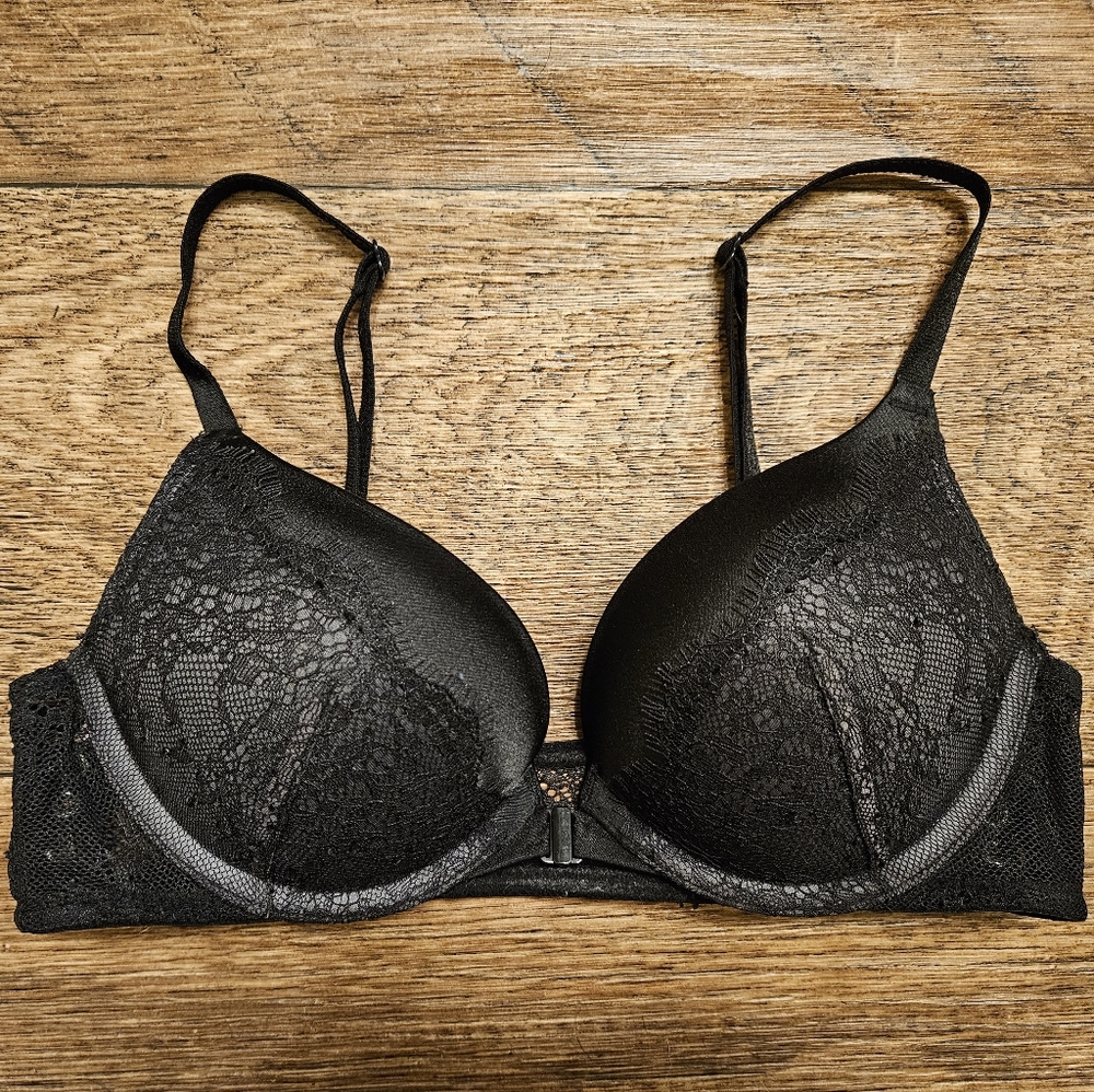 Victoria Secret Bombshell Bra - 32A